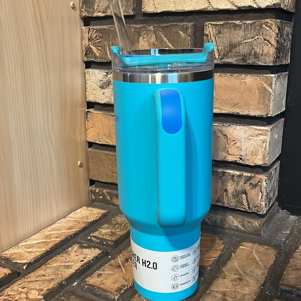Stanley NEW 40oz Stainless Steel Quencher Aquamarine Tumbler - Picture 4 of 7